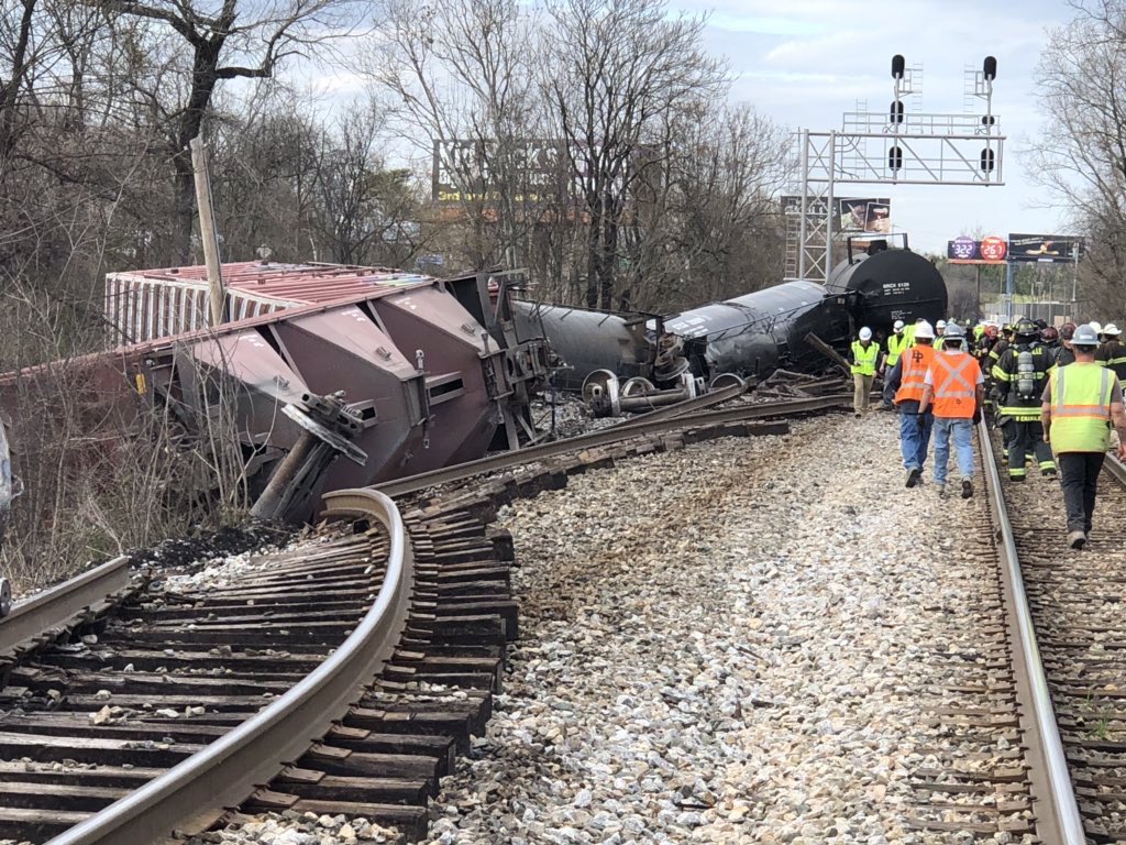 Multiple crews responding to train derailment in Nashville's Berry Hill neighborhood; Fire officials say 'organic material' is leaking   