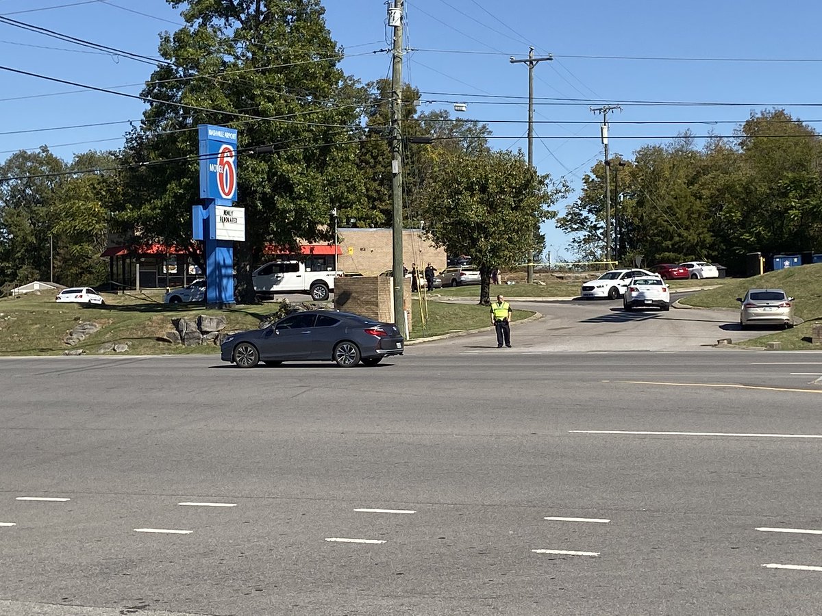 Shooting investigation underway at the Waffle House on Stewart's Ferry Pike