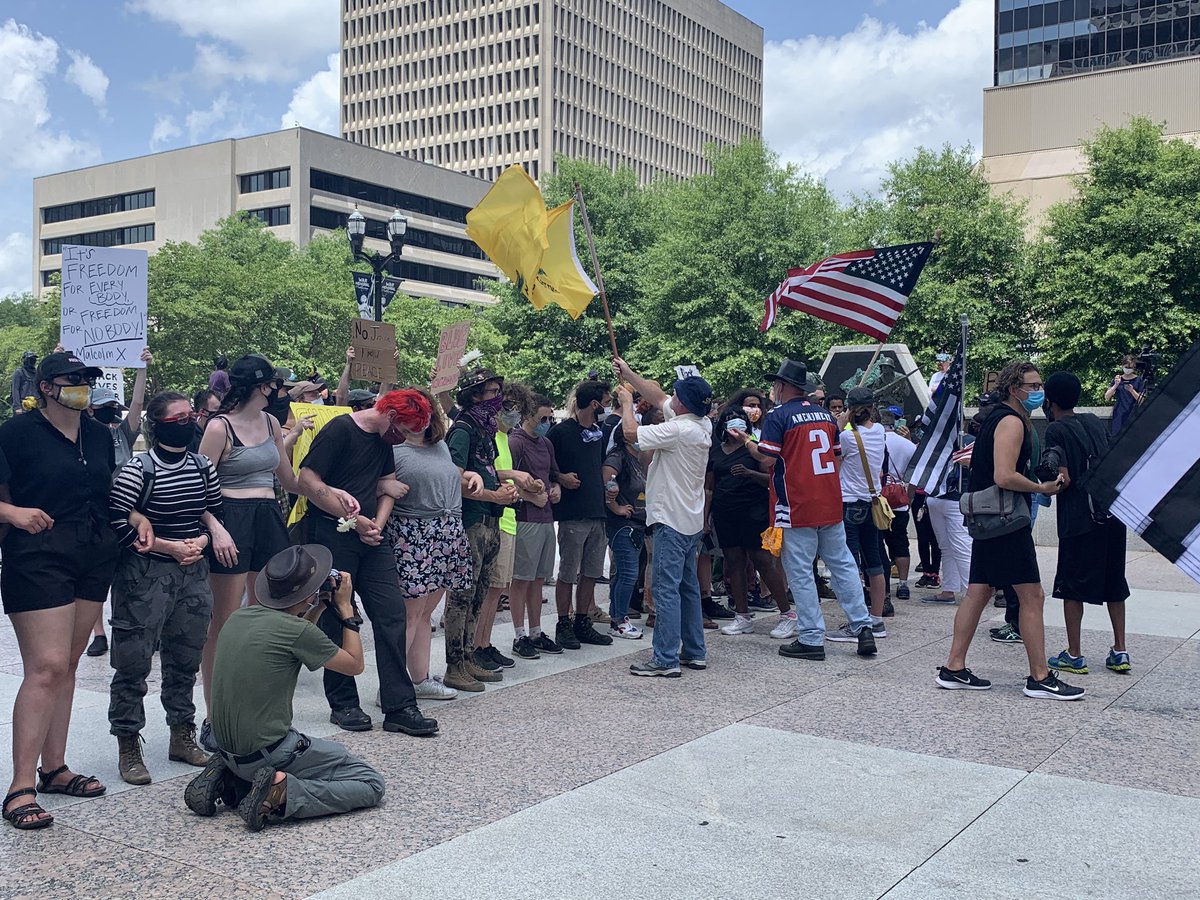 Black Lives Matter demonstrators have formed a chain @NC5