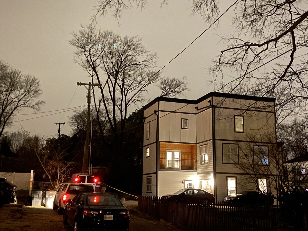 @MNPDNashville is investigating a shooting death on Evelyn Drive. Multiple medical examiner vans are on scene. Officers are walking the property with flashlights. This is an ongoing investigation