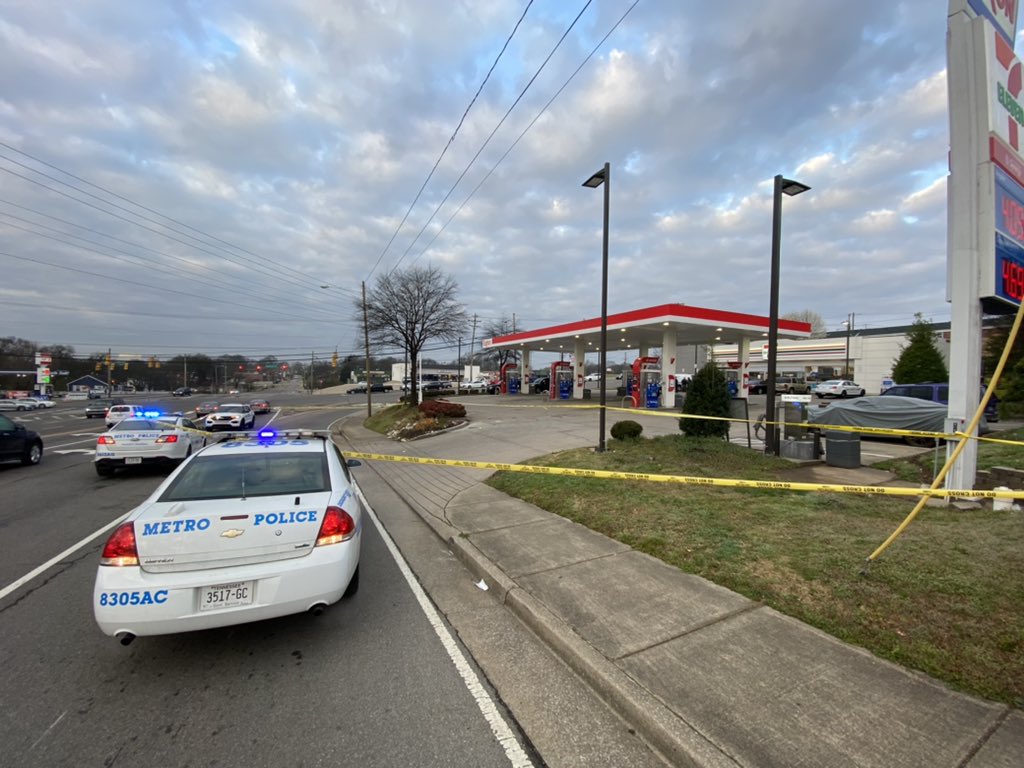 .@MNPDNashville are investigating a fatal shooting at the Exxon on Clarksville Pike at Buena Vista Pike. They say one man is dead and a person is in custody