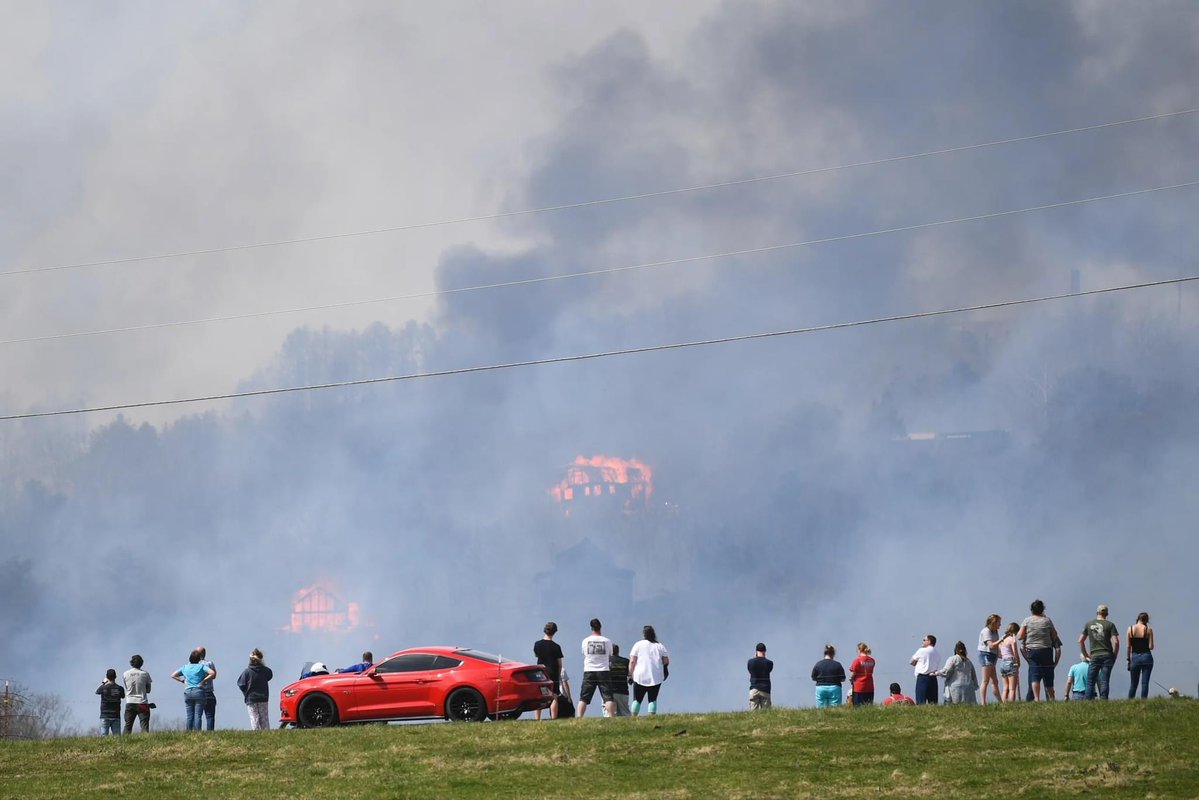 Wears Valley wildfire is burning 3,700 acres and is 5% contained as of around 11 AM EST Thursday morning.   71 fire departments are responding to the fire with 100 pieces of fire apparatus. Evacuation orders in place for the Hatcher Mountain fire. 