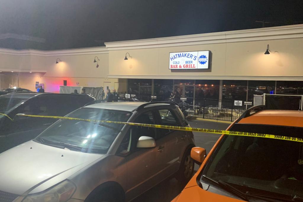 Shooting leaves 2 dead, 2 injured outside bar in Tennessee