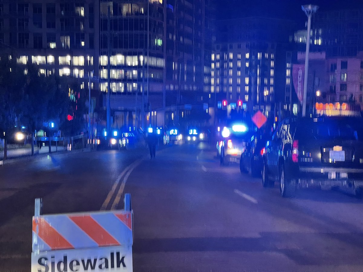 Shooting happened just before 8:30 p.m. @MNPDNashville Dispatch says officer and suspect are heading to Vanderbilt Medical Center.