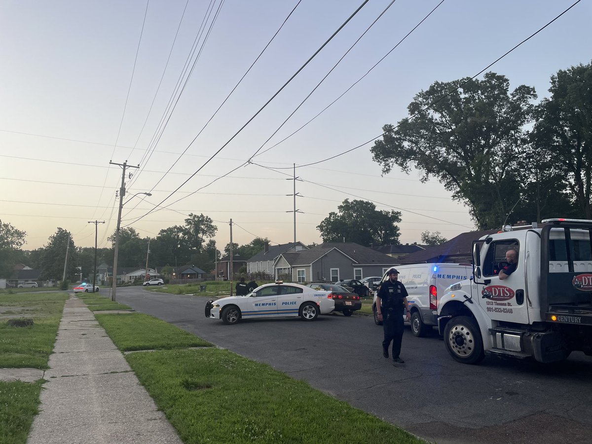 Two people shot in North Memphis on TM Henderson Ave. Memphis PD identified one as a women. No word on other victim's ID. Both taken to hospital.