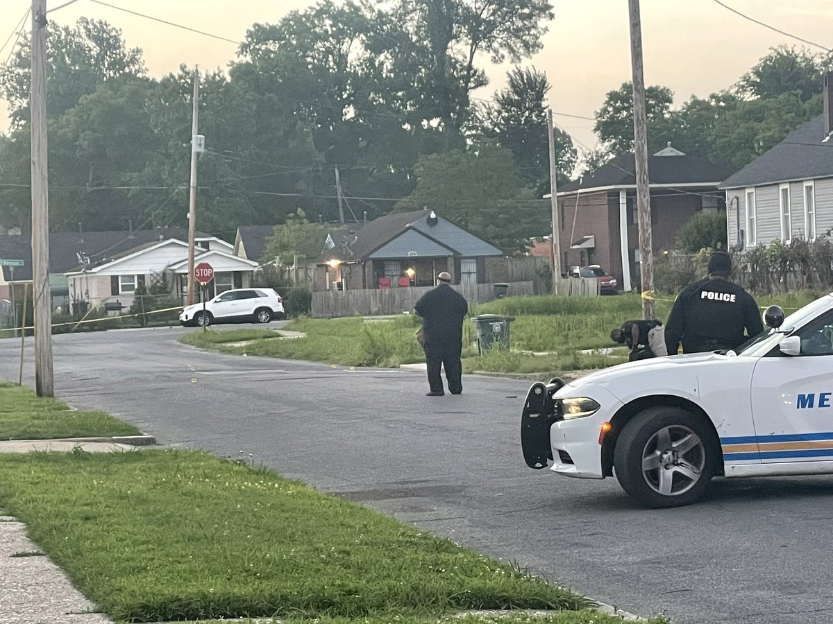 Two people shot in North Memphis on TM Henderson Ave. Memphis PD identified one as a women. No word on other victim's ID. Both taken to hospital. 