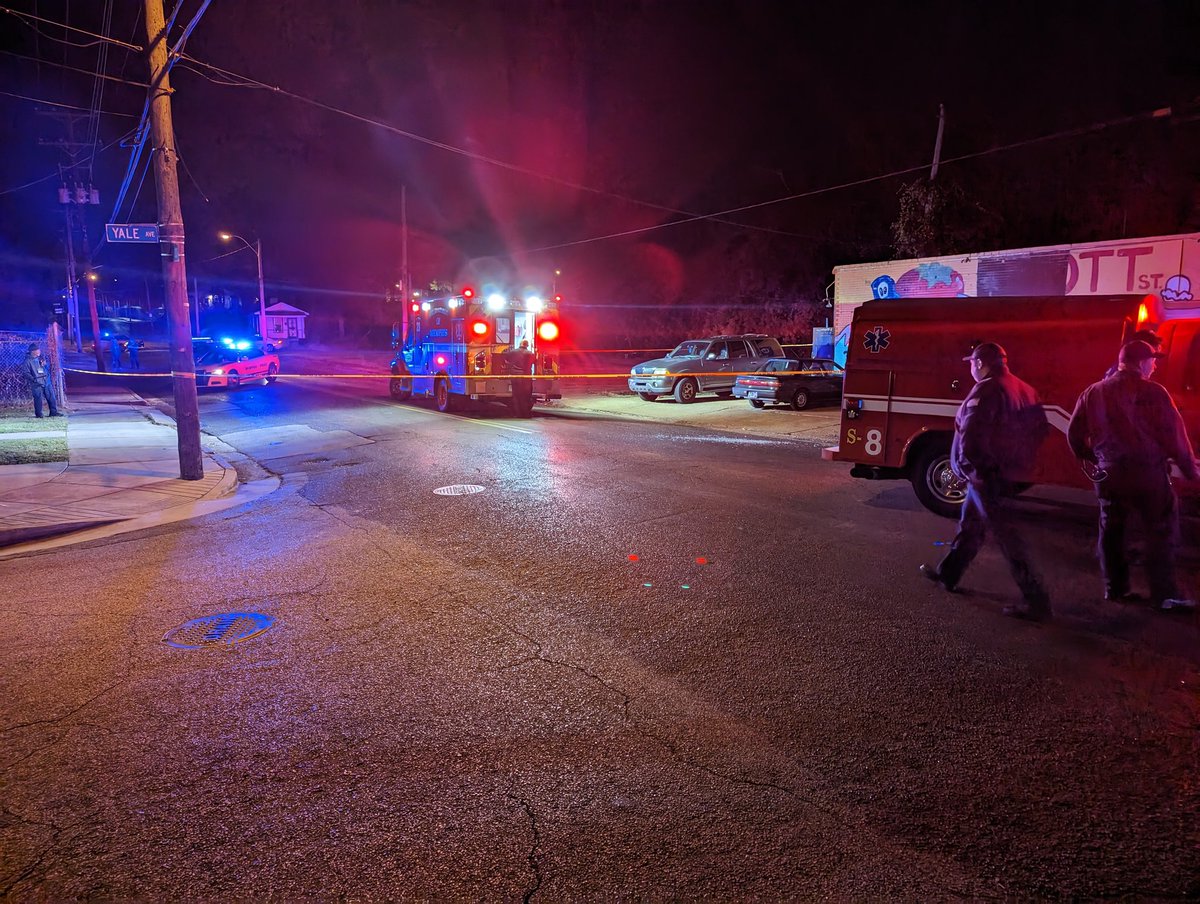 Memphis Police are investigating a shooting in the 900 blk of Scott street. Multiple shell casing on the street.