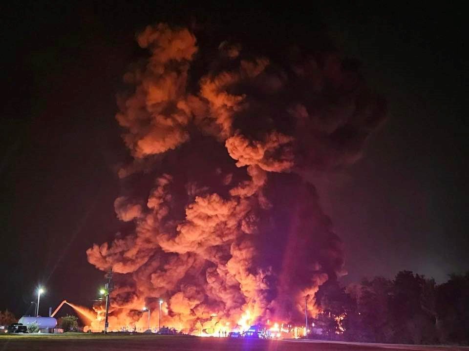 Fire breaks out at recycling center in Tennessee