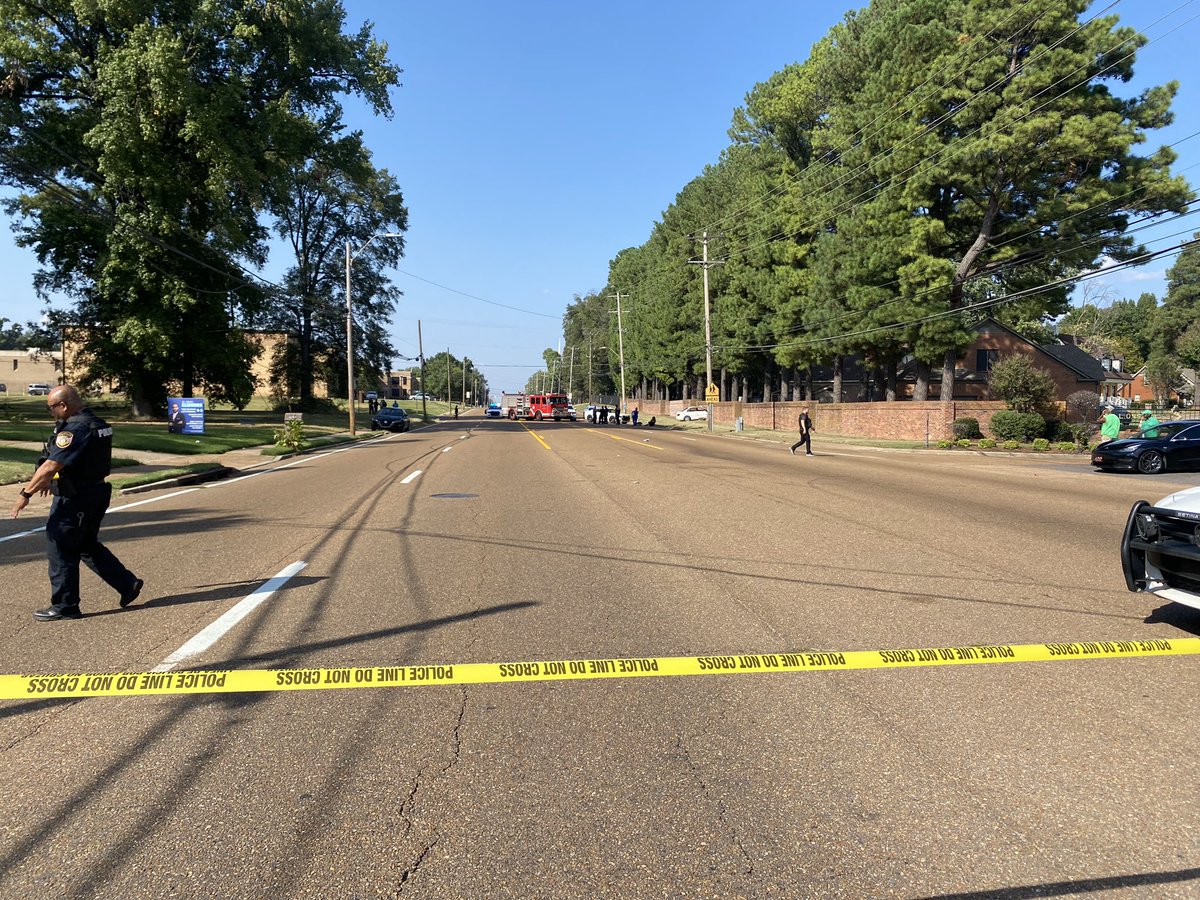 1 person shot inside a car in Whitehaven, according to Memphis Fire.MFD says the shooting caused the person inside the car to crash into a wall across the street from Whitehaven High School. No word yet on extent of injuries or any other people injured. 