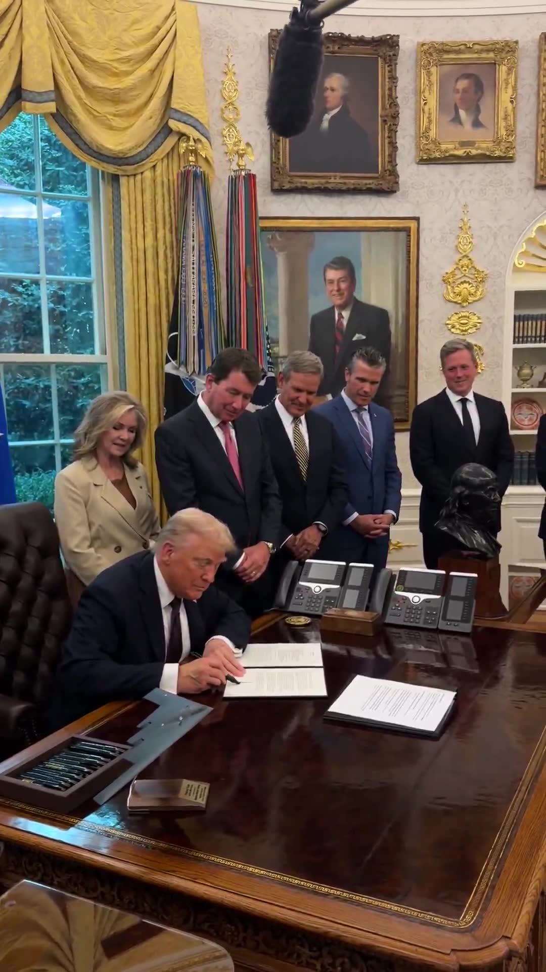 President @realDonaldTrump signs a memorandum to create 'Memphis Safe Task Force' to restore Law and Order in Memphis, TN