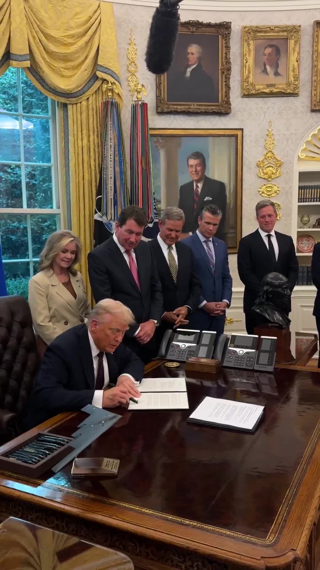 President @realDonaldTrump signs a memorandum to create 'Memphis Safe Task Force' to restore Law and Order in Memphis, TN