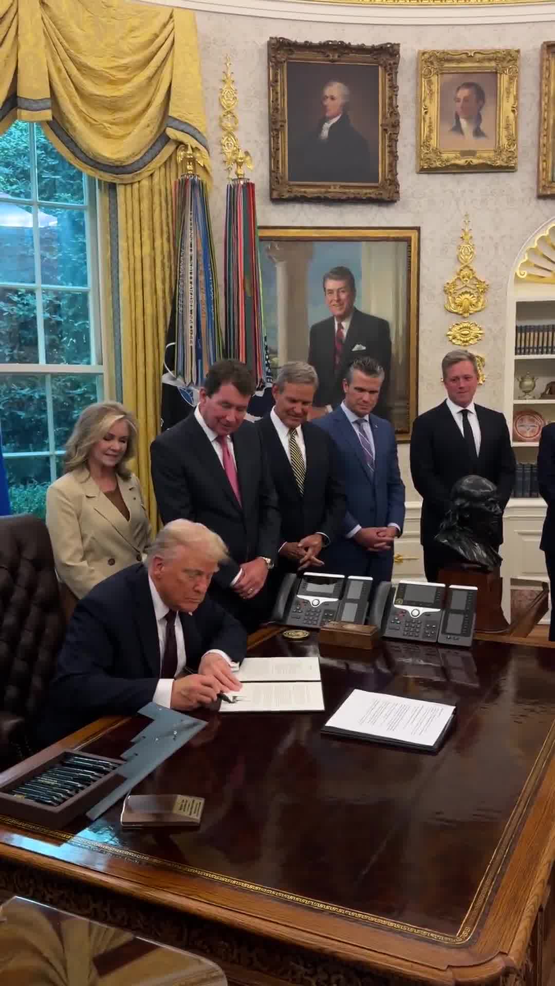 President @realDonaldTrump signs a memorandum to create 'Memphis Safe Task Force' to restore Law and Order in Memphis, TN