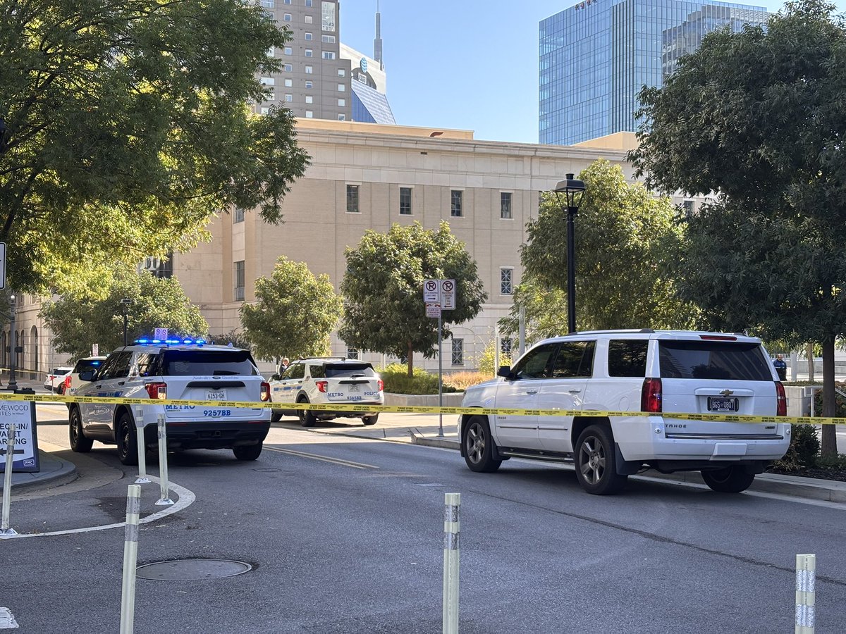 Heavy scene near federal courthouse downtown Nashville after shooting sends 1 to hospital, per MNDP Around a dozen cruisers and unmarked cars on scene Church St and Commerce St blocked off from Rosa Parks to 7th Ave N